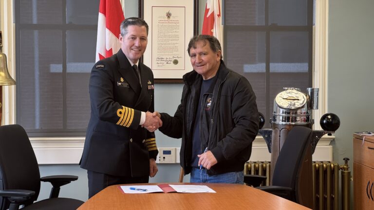 Chief Underwood and CFB Esquimalt Base Commander Kevin Whiteside
